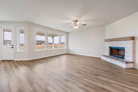 Living - 3107 White Oak Rd, Terrell, TX 75161 photo 4 of 4