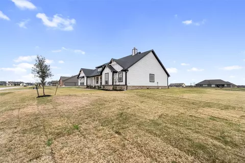 Exterior - 3107 White Oak Rd, Terrell, TX 75161 photo 5 of 13