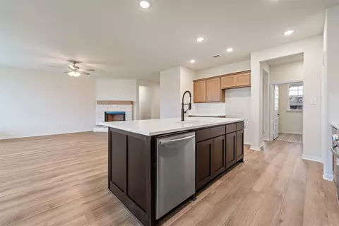 Kitchen - 3107 White Oak Rd, Terrell, TX 75161 photo 3 of 4