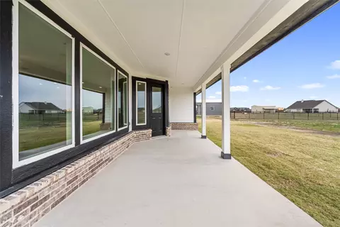 Exterior - 3107 White Oak Rd, Terrell, TX 75161 photo 10 of 13