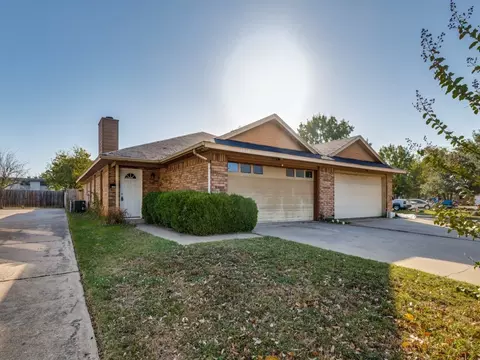 1228 English St, Irving, TX 75061
