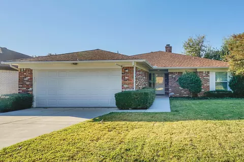 3541 Wedgworth Rd S, Fort Worth, TX 76133