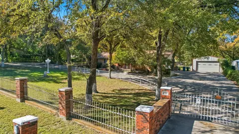 1508 Red Oak Cir, Azle, TX 76020