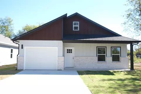 2911 Langford St, Greenville, TX 75401