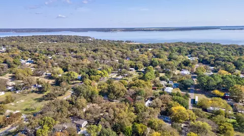 227 Newcastle Dr, Gordonville, TX 76245