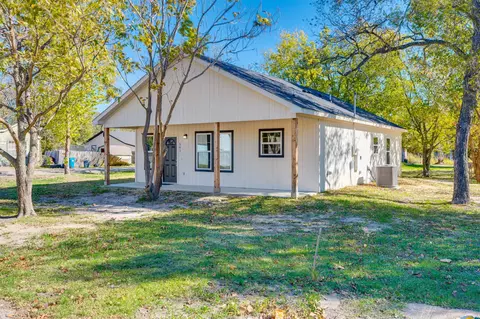 501 1st St, Cooper, TX 75432