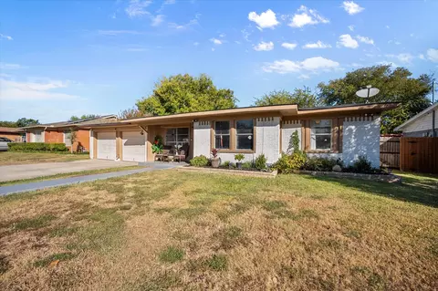 1437 Roma Ln, Fort Worth, TX 76134