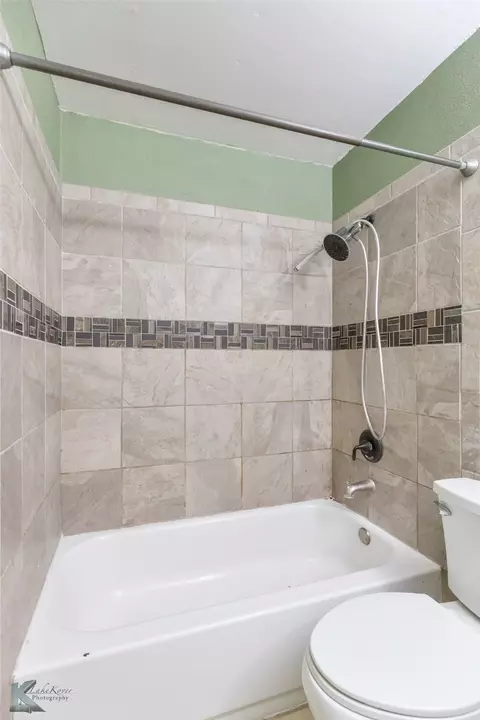 Bath - 3618 Georgetown Dr, Abilene, TX 79602 photo 3 of 3