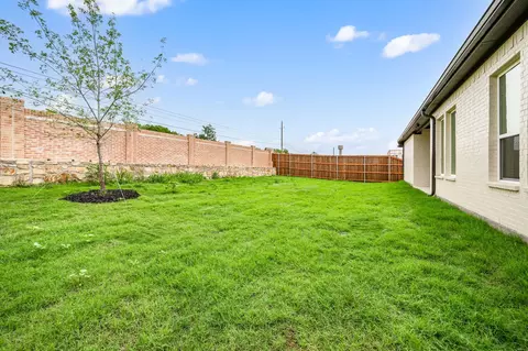 Exterior - 502 Windchase Dr, Haslet, TX 76052 photo 7 of 9