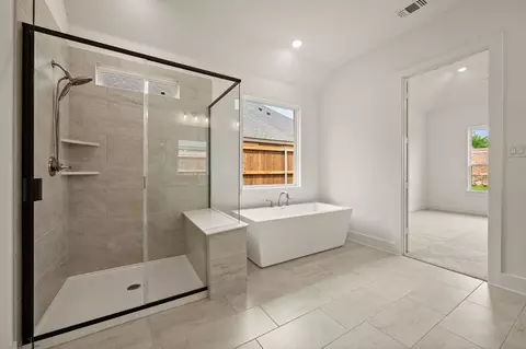 Bath - 502 Windchase Dr, Haslet, TX 76052 photo 2 of 5