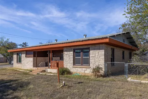 2609 Coggin Ave, Brownwood, TX 76801