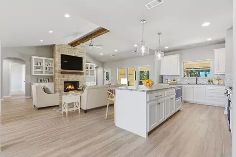 1012 Abbie Ruth Ct, Springtown, TX 76082
