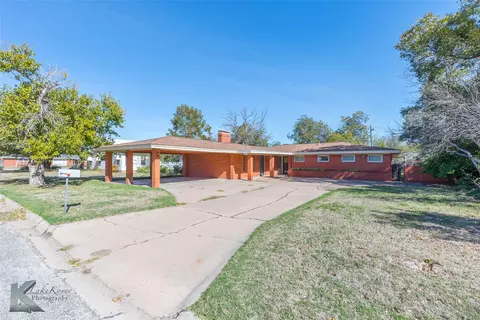 131 Avenue I, Hamlin, TX 79520
