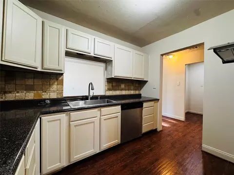 Kitchen - 2704 N 32nd St, Waco, TX 76708 photo 1 of 3