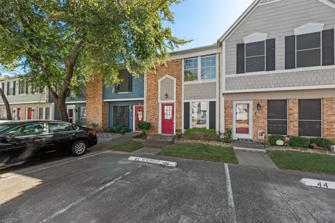 43 Abbey Rd, Euless, TX 76039