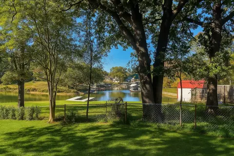 111 Wren Ln, Gun Barrel City, TX 75156