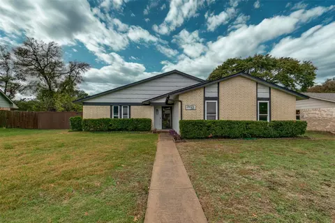 32 Green View Cir, Richardson, TX 75081