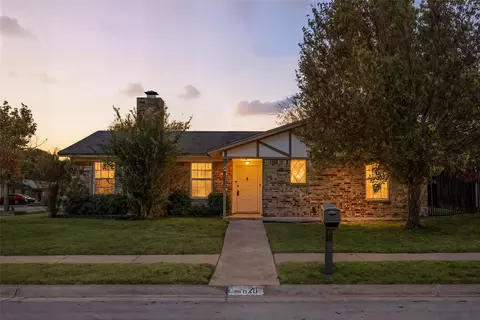 6201 Brookside Dr, Watauga, TX 76148