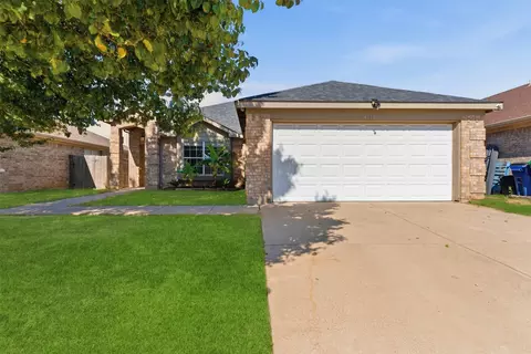 4712 Topaz Ln, Granbury, TX 76049