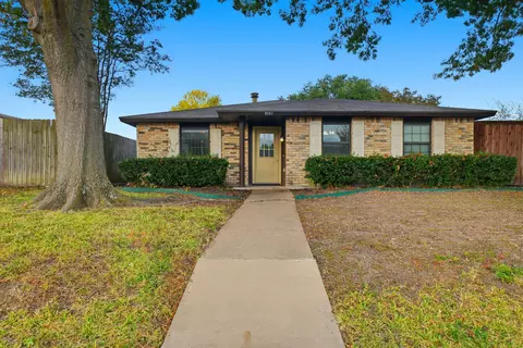 9101 Willowbrook Dr, Rowlett, TX 75088