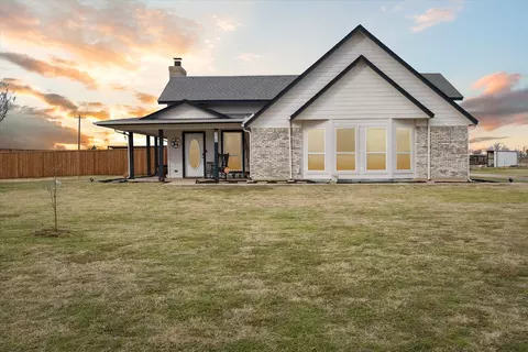 20260 Willow Glade Cir, Pilot Point, TX 76258