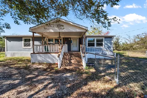 221 N Kemp St, Mabank, TX 75147