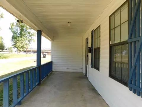 Exterior - 505 South St, Springhill, LA 71075 photo 4 of 4