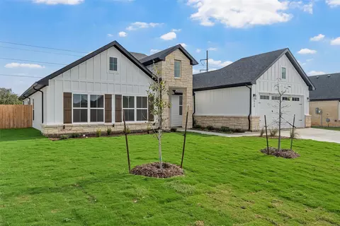 920 Gallant Fox Rd, Hewitt, TX 76643