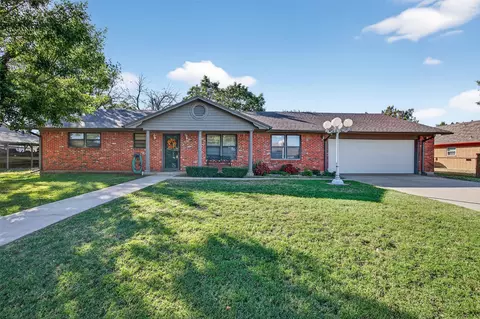 203 Red River Dr, Whitesboro, TX 76273