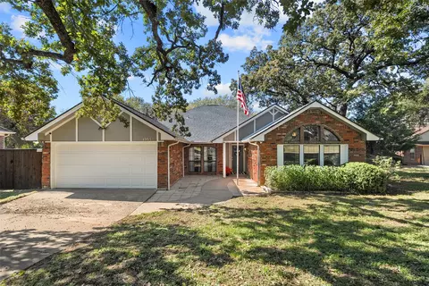 4985 Wolf Creek Trl, Flower Mound, TX 75028