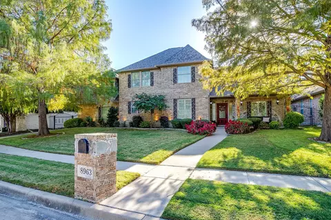 8963 Little Reata Trl, Benbrook, TX 76126