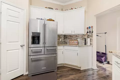 Kitchen - 504 Timberside, Terrell, TX 75161 photo 3 of 3