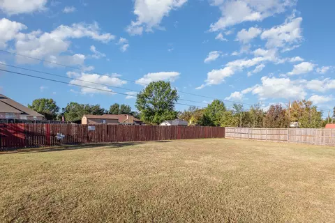 Exterior - 504 Timberside, Terrell, TX 75161 photo 3 of 3