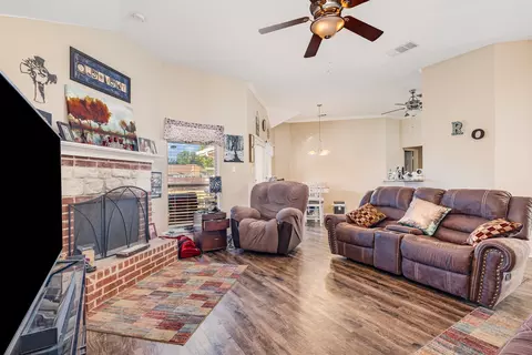 Living - 504 Timberside, Terrell, TX 75161 photo 4 of 4