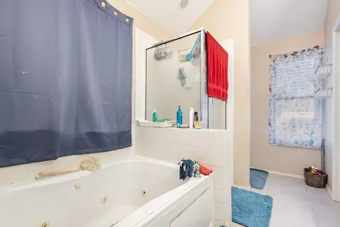 Bath - 504 Timberside, Terrell, TX 75161 photo 2 of 3
