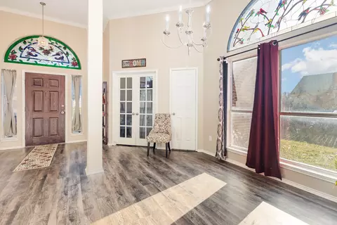 Entry Way - 504 Timberside, Terrell, TX 75161 photo 1 of 2