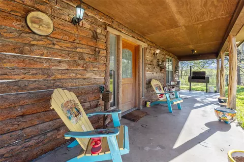 262 N Cheyenne Trl, Springtown, TX 76082