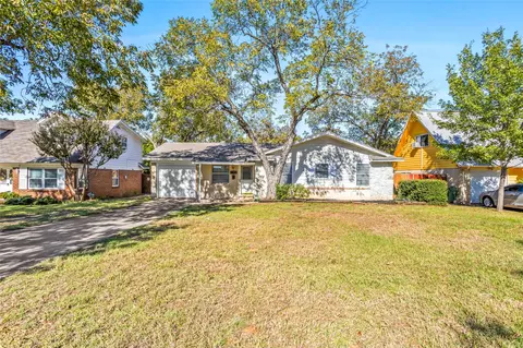 1723 Foster Dr, Arlington, TX 76012
