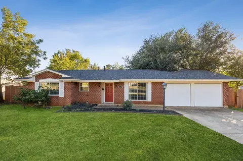 1602 England Rd, Arlington, TX 76013