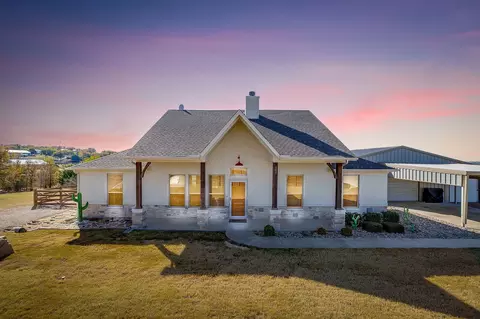 209 Timber Valley Ct, Weatherford, TX 76085