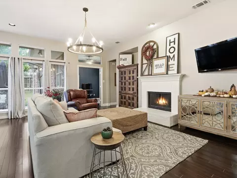 8805 Falcon View Dr, Mckinney, TX 75072