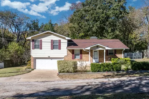 15690 Hilltop Dr, Kemp, TX 75143