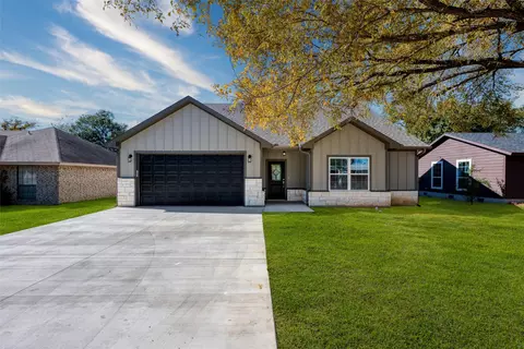 213 Anchor Ln, Gun Barrel City, TX 75156