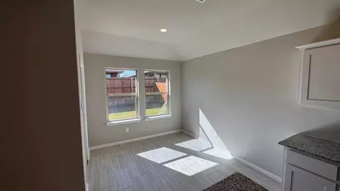 545 Marsh St, Cleburne, TX 76033 photo 4