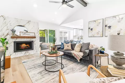 902 Warrington Ct, Arlington, TX 76014