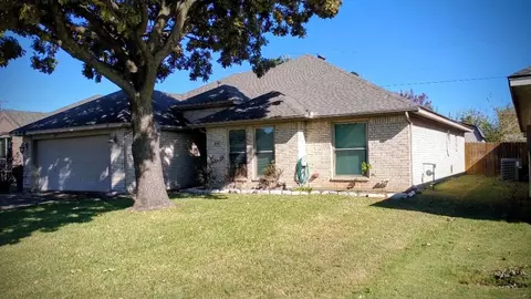 409 Park Meadows Dr, Crowley, TX 76036