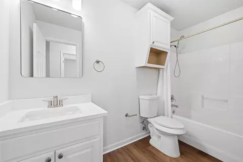 Bath - 10124 Colony Dr, Waco, TX 76708 photo 1 of 2