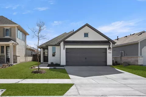 7413 Autumn Hill Dr, Krum, TX 76249