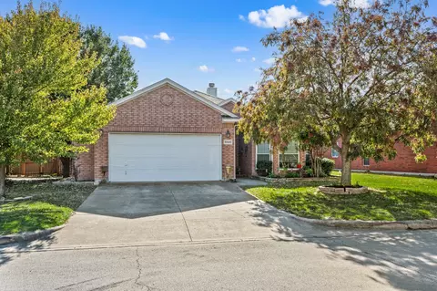 10549 Fossil Hill Dr, Fort Worth, TX 76131