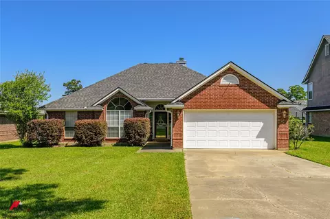 3833 Lakeside Dr, Shreveport, LA 71119
